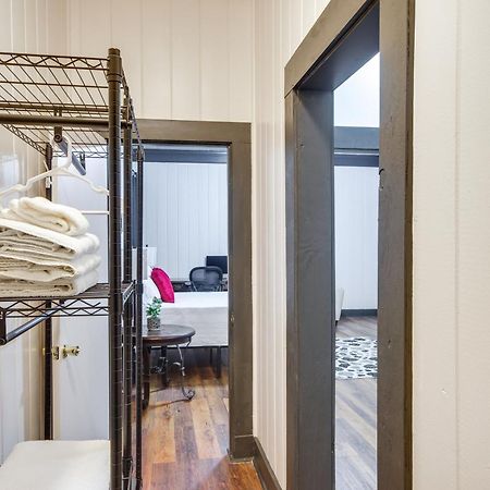 Modern Greenwood Studio Less Than 1 Mi To Downtown! Zewnętrze zdjęcie